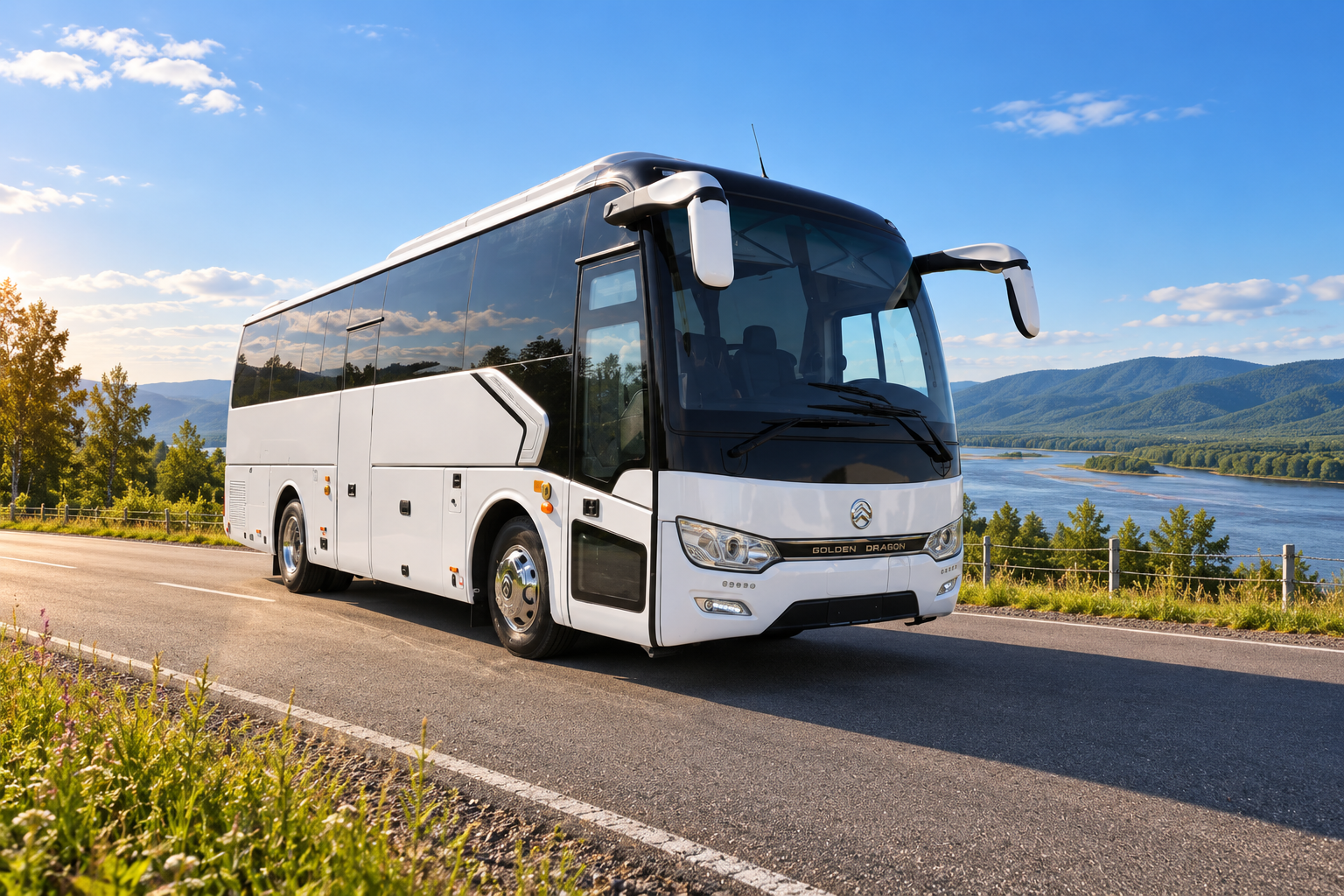 Автобус GOLDEN Dragon XML 6129
